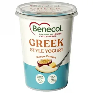 Leche Desnatada Fermentada Estilo Griego con Mango y Maracuyá  Benecol 450 G.
